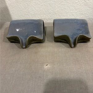 Boutique Pottery Blue-Gray Glossy Modern Ceramic Soap Dishes Deep U Shaped Set